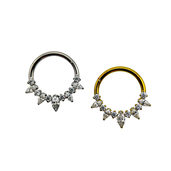 Titāna marķīza un apaļa dārgakmens gredzens